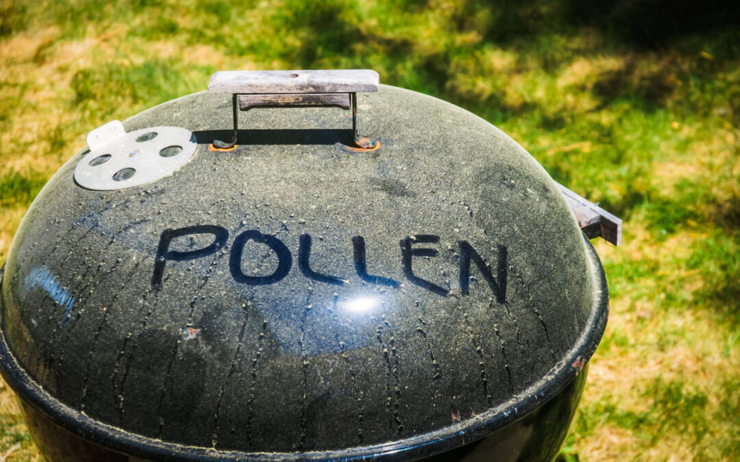How to Clean Pollen Off Deck Furniture
